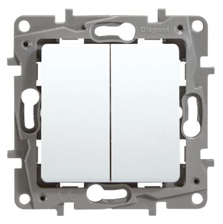 Legrand 664702 double changeover switch Niloe 10AX Ultrawhite white, (white)